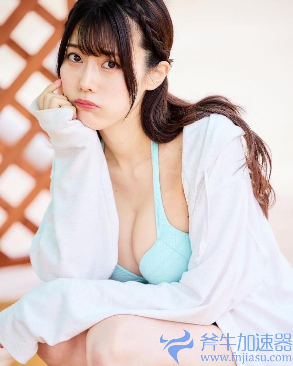 Q弹大欧派呼之欲出！日本性感美女模特桃里美照
